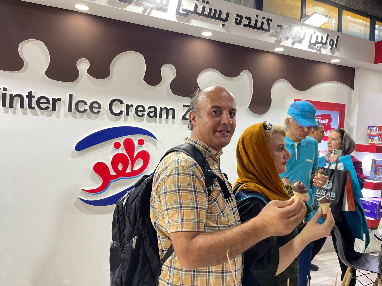 حضور بستنی ظفر در نمایشگاه شیرینی و شکلات (101)