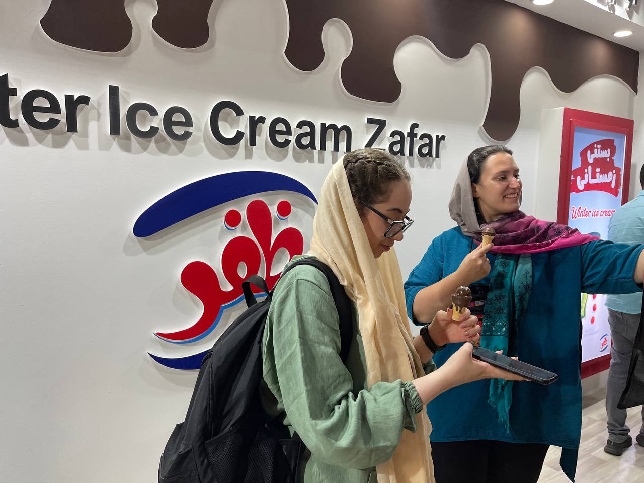 حضور بستنی ظفر در نمایشگاه شیرینی و شکلات (102)