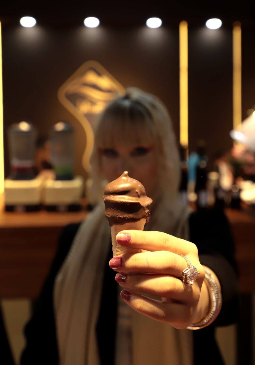 حضور بستنی ظفر در نمایشگاه شیرینی و شکلات (82)